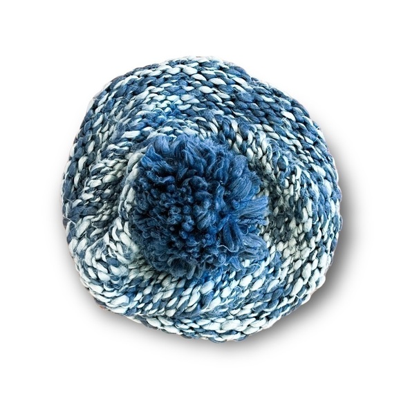 SCOTT teal beanie with Pom Pom - Picture 2 of 3